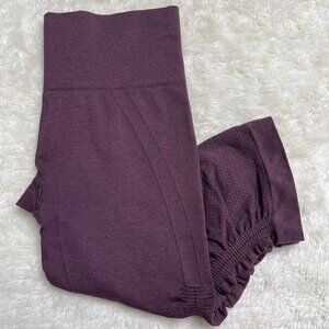 Lululemon Women's Burgundy Purple Ruffle Mid Rise Cropped Leggings Size 4